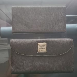 Dooney & Bourke wallet